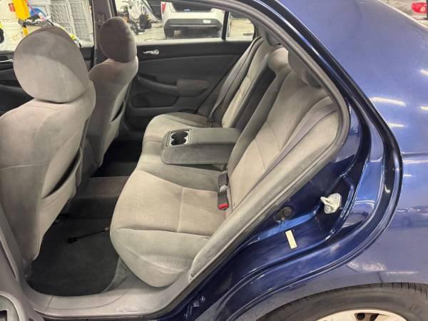 2005 Honda Accord LX 4dr Sedan