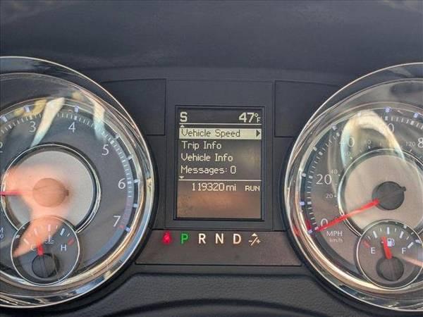 2016 Chrysler Town & Country Touring Minivan, Passenger