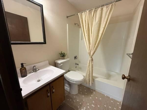 Community Lounge, Situated in St. Cloud!, 2B/1B