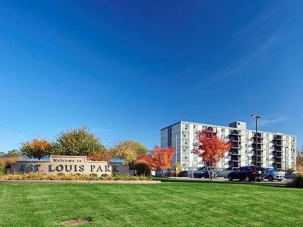 Internet Lounge, Refrigerator, Controlled Access/Gated, Disposal