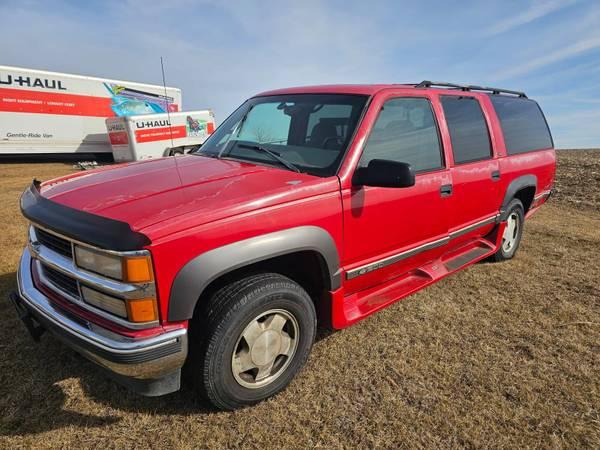 1999 CHEVY SUBURBAN 350 RED VERY DEPENDABLE 7 PASSENGER