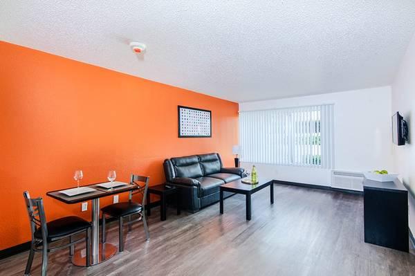 Views, Free Premium Cable TV, Studio