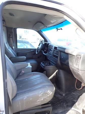 (#19) CHEVY EXPRESS C VAN