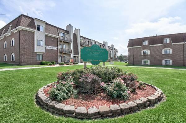 MOVE IN SPECIAL-FREE CABLE-BRIARWOOD GRAND APTS