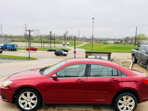 2013 Chrysler 200 - Cash only